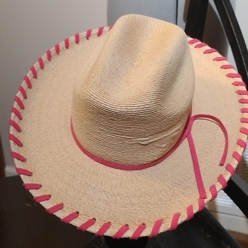 Girls cowboy hat. J18GW2